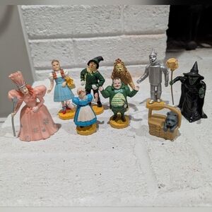Wizard of Oz Character Figurine Set (set of 9)